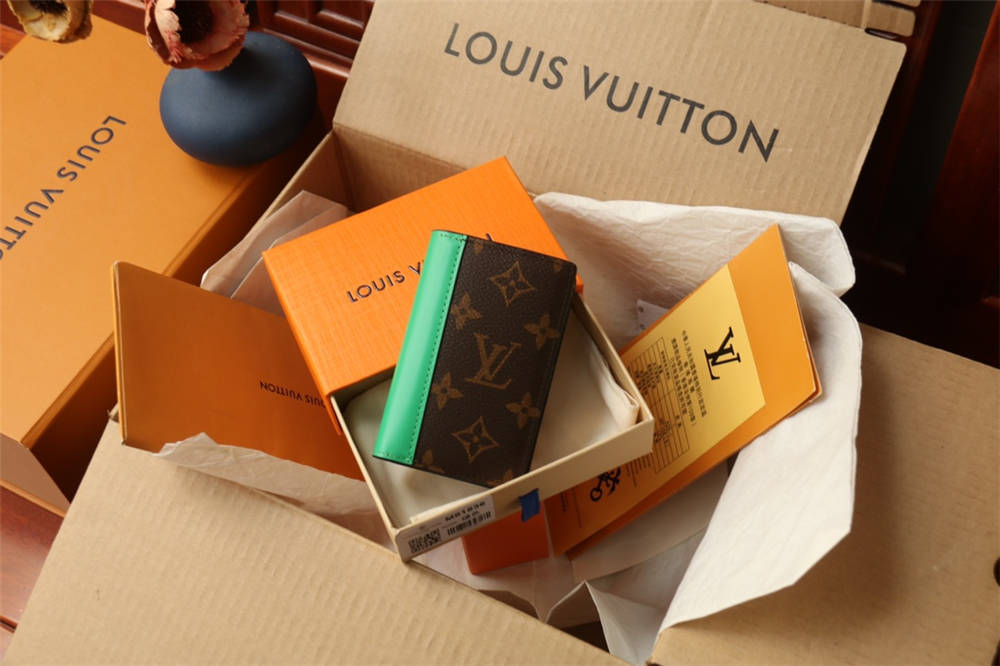 Louis Vuitton wallet M81535 2025 new 